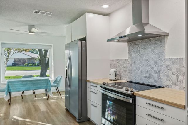 849 N Riverside Drive, Grapevine, TX 76051