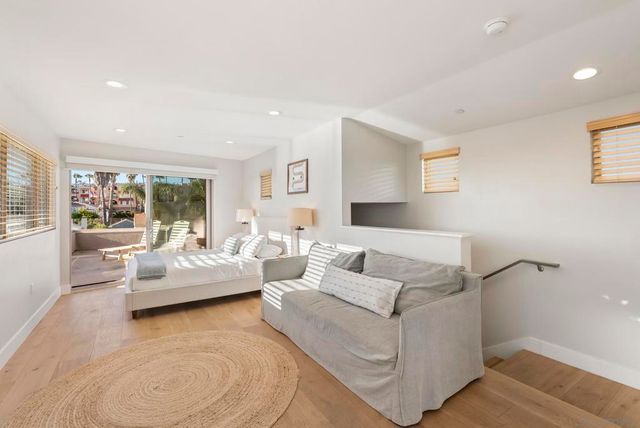 53 Sapphire, San Diego, CA 92109