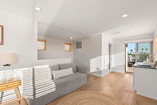 53 Sapphire, San Diego, CA 92109