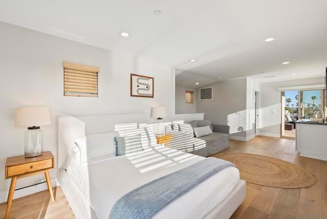 53 Sapphire, San Diego, CA 92109