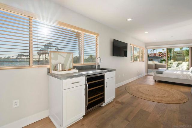 53 Sapphire, San Diego, CA 92109