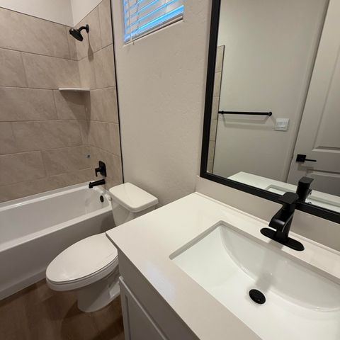 2419 Marble Avenue NE, Rio Rancho, NM 87144