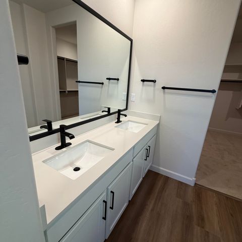2419 Marble Avenue NE, Rio Rancho, NM 87144