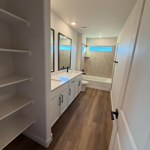 2419 Marble Avenue NE, Rio Rancho, NM 87144