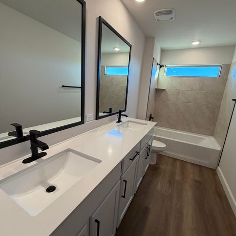 2419 Marble Avenue NE, Rio Rancho, NM 87144