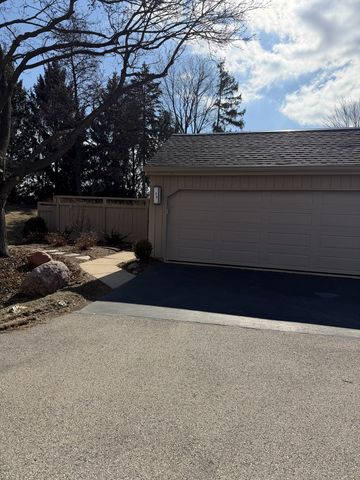 59 Cedar Ridge, Lake Barrington, IL 60010