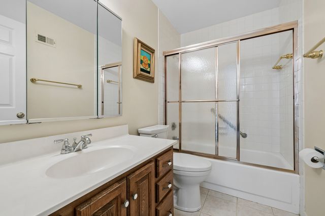 59 Cedar Ridge, Lake Barrington, IL 60010