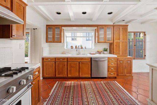 1334 Carmen Drive, Glendale, CA 91207