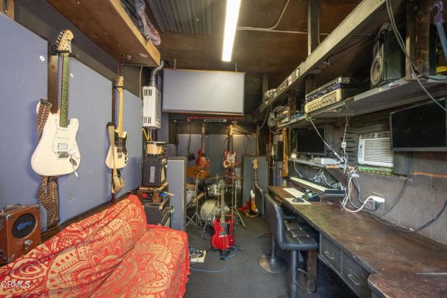 1334 Carmen Drive, Glendale, CA 91207