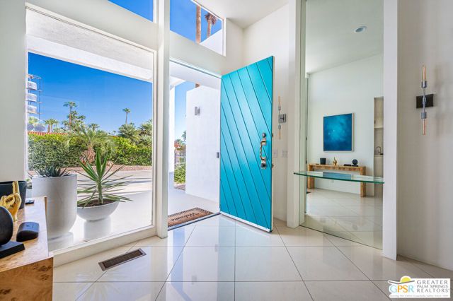 1925 S Joshua Tree Place, Palm Springs, CA 92264