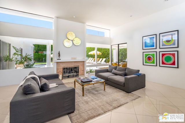 1925 S Joshua Tree Place, Palm Springs, CA 92264