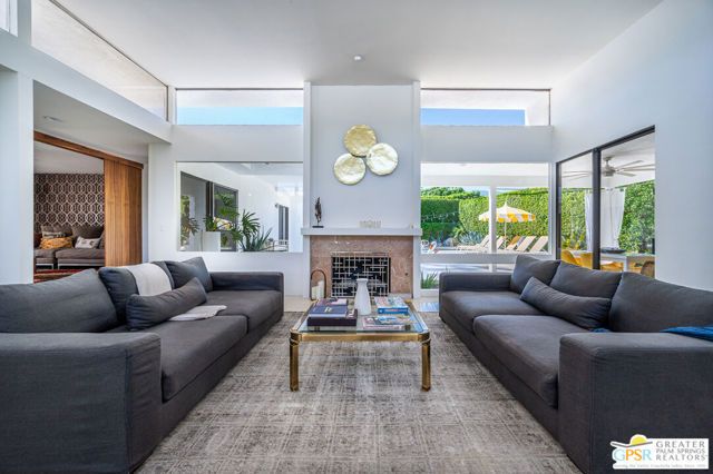 1925 S Joshua Tree Place, Palm Springs, CA 92264