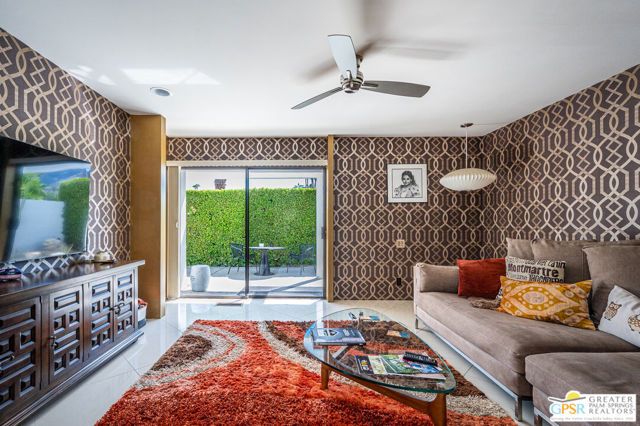 1925 S Joshua Tree Place, Palm Springs, CA 92264
