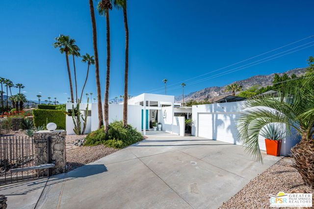 1925 S Joshua Tree Place, Palm Springs, CA 92264