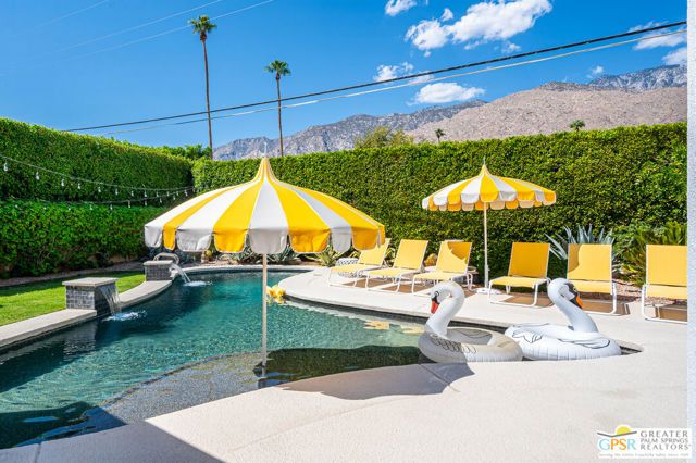 1925 S Joshua Tree Place, Palm Springs, CA 92264