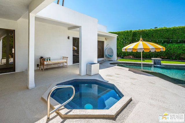 1925 S Joshua Tree Place, Palm Springs, CA 92264