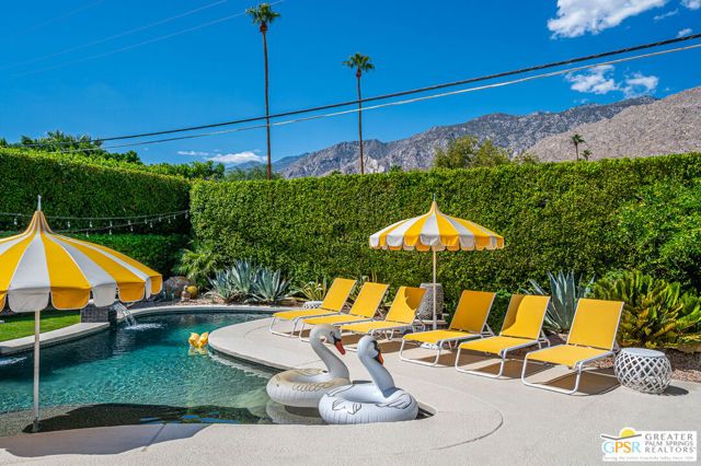 1925 S Joshua Tree Place, Palm Springs, CA 92264