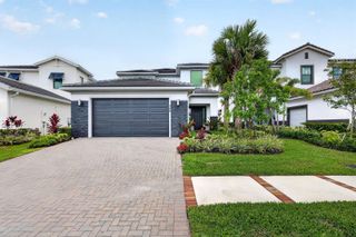 329 SE Fascino Circle, Port St. Lucie, FL 34984