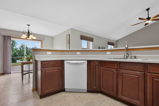 9219 CORRIEDALE RUN, Roscoe, IL 61073