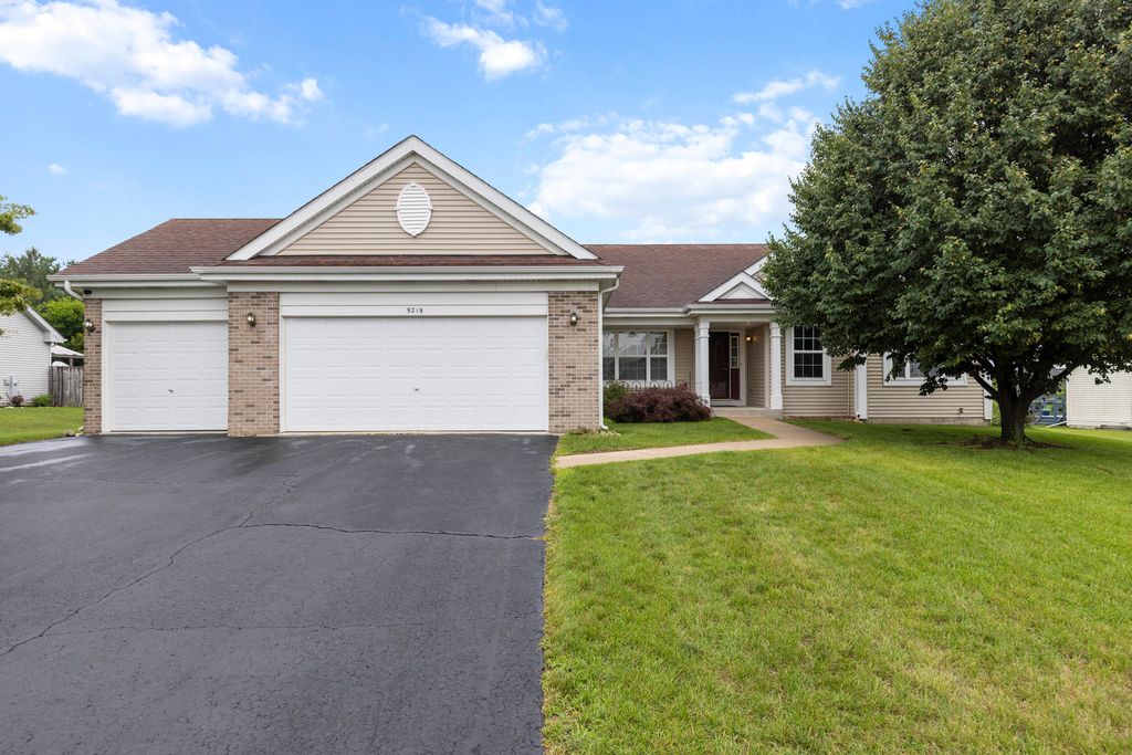 9219 CORRIEDALE RUN, Roscoe, IL 61073