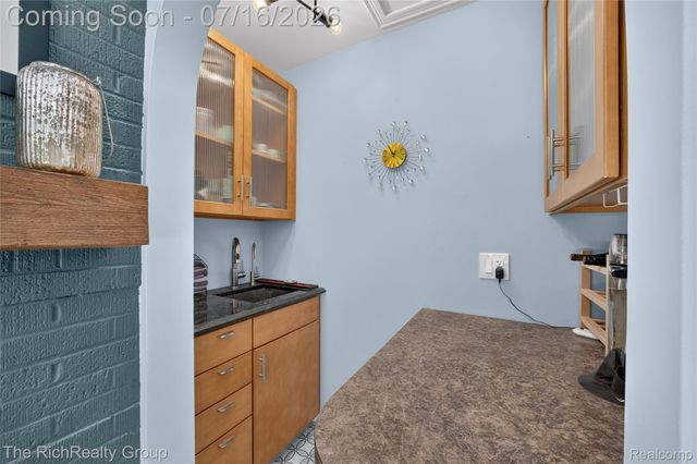 32710 Briarcrest Knolls, Farmington Hills, MI 48334