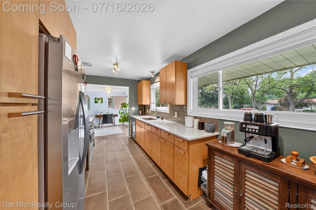 32710 Briarcrest Knolls, Farmington Hills, MI 48334
