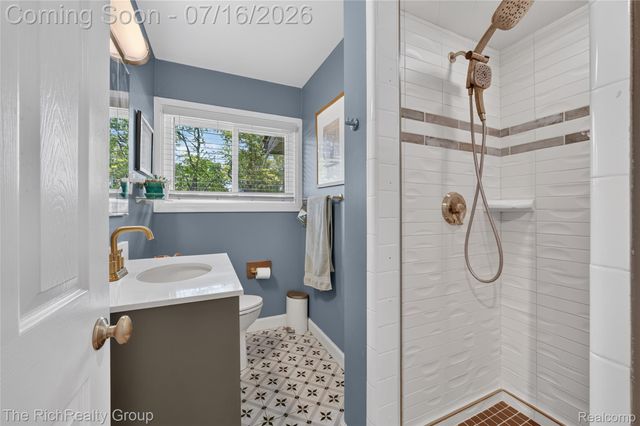 32710 Briarcrest Knolls, Farmington Hills, MI 48334