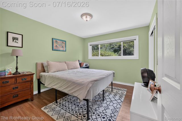 32710 Briarcrest Knolls, Farmington Hills, MI 48334