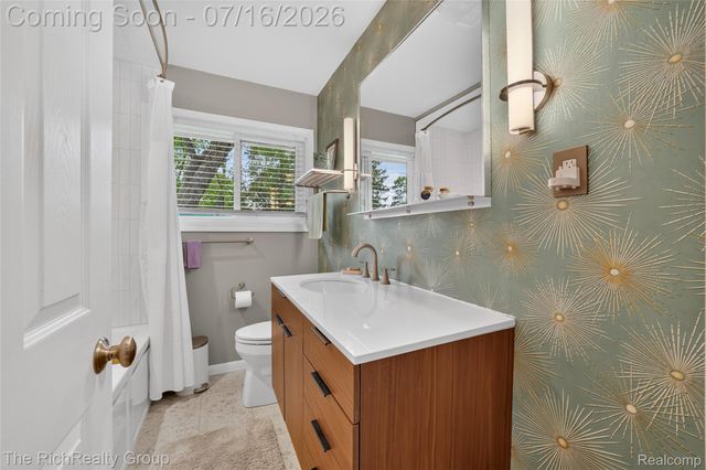 32710 Briarcrest Knolls, Farmington Hills, MI 48334