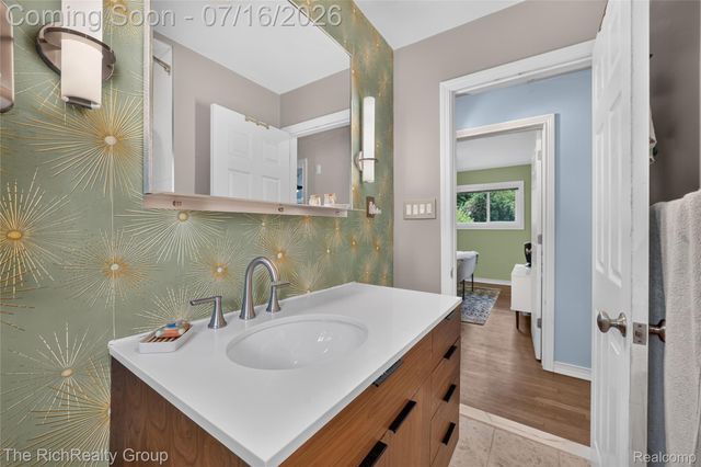 32710 Briarcrest Knolls, Farmington Hills, MI 48334