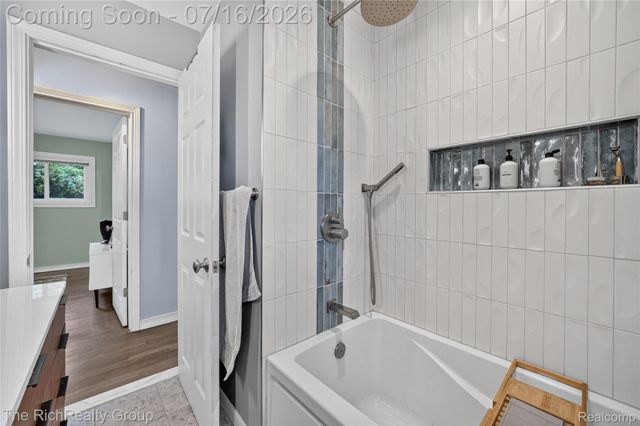 32710 Briarcrest Knolls, Farmington Hills, MI 48334