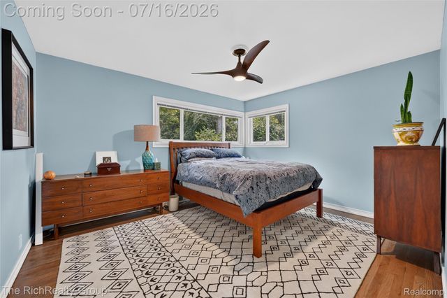 32710 Briarcrest Knolls, Farmington Hills, MI 48334