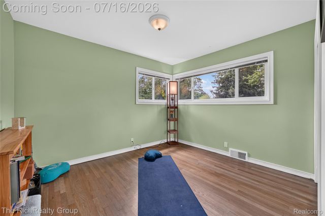 32710 Briarcrest Knolls, Farmington Hills, MI 48334