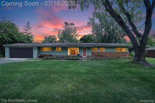 32710 Briarcrest Knolls, Farmington Hills, MI 48334