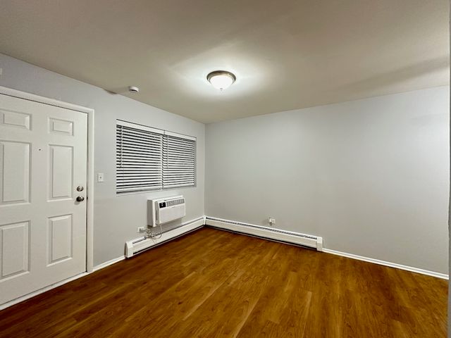 4612 N Beacon Street 1G, Chicago, IL 60640