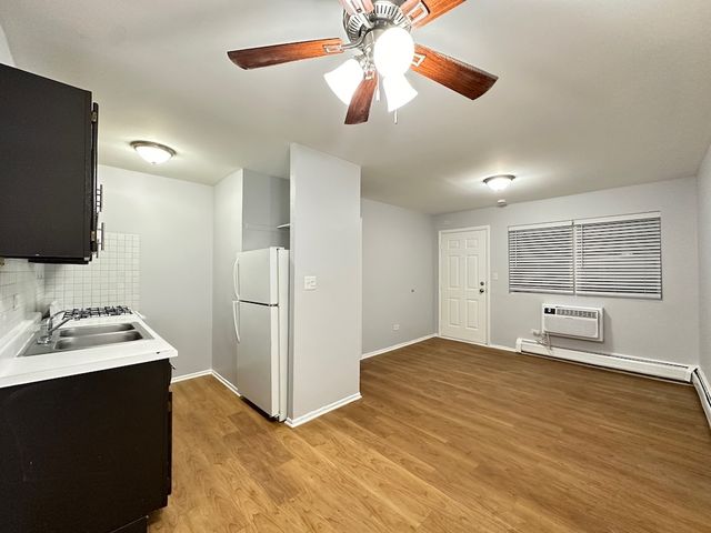 4612 N Beacon Street 1G, Chicago, IL 60640