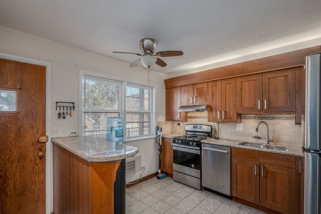 4225 N Keystone Avenue 2C, Chicago, IL 60641