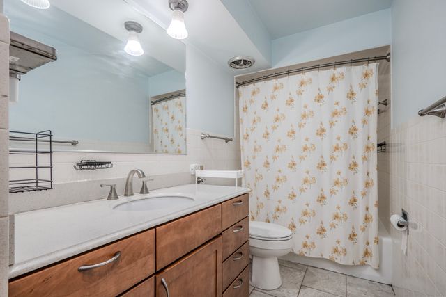 4225 N Keystone Avenue 2C, Chicago, IL 60641