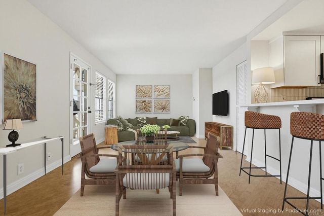 3961 HORTENSIA H7, San Diego, CA 92110