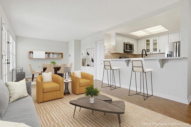 3961 HORTENSIA H7, San Diego, CA 92110