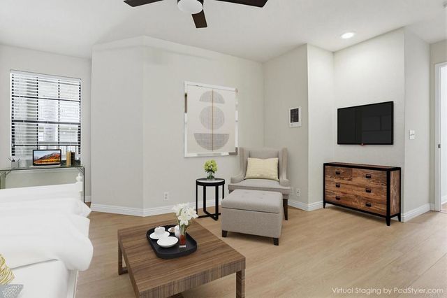 3961 HORTENSIA H7, San Diego, CA 92110