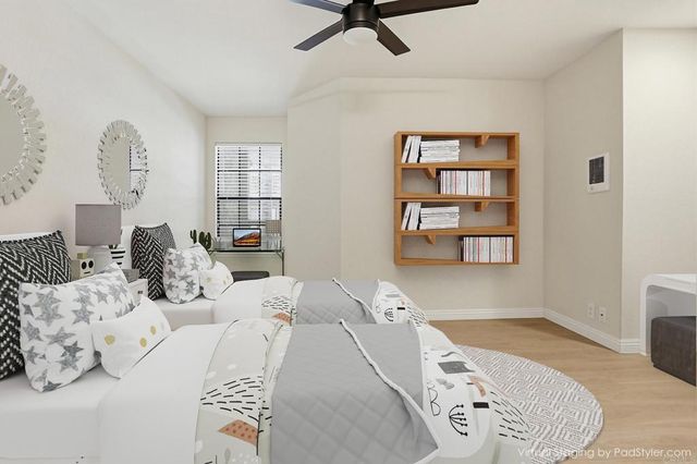 3961 HORTENSIA H7, San Diego, CA 92110