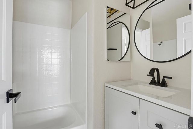 3961 HORTENSIA H7, San Diego, CA 92110