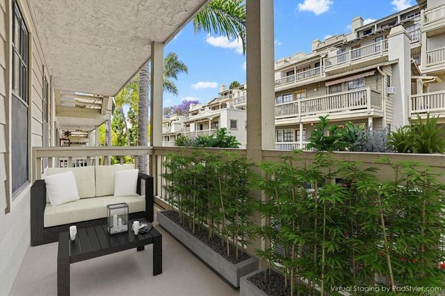 3961 HORTENSIA H7, San Diego, CA 92110