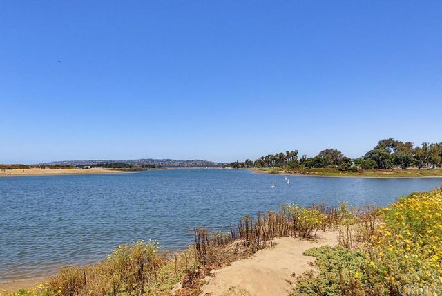 3961 HORTENSIA H7, San Diego, CA 92110