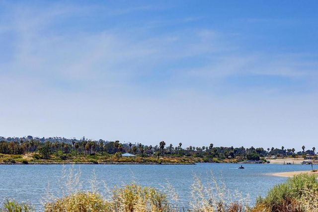 3961 HORTENSIA H7, San Diego, CA 92110