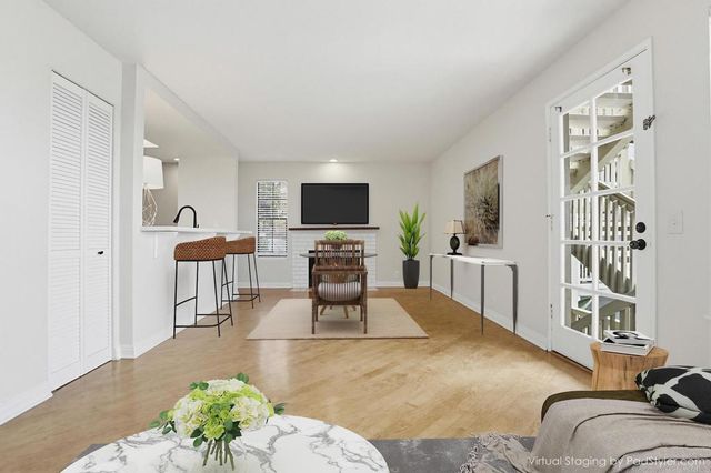 3961 HORTENSIA H7, San Diego, CA 92110