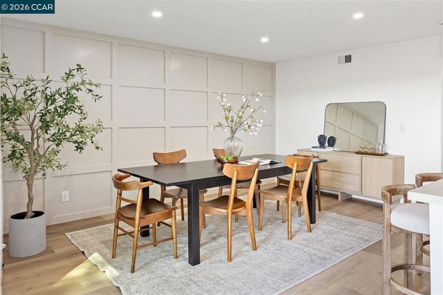 2419 Hill View Ln, Pinole, CA 94564