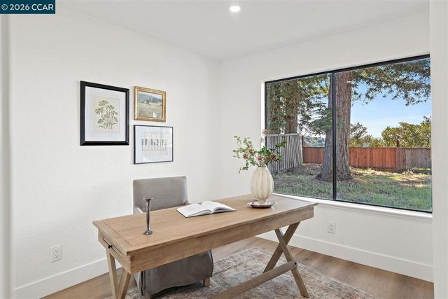 2419 Hill View Ln, Pinole, CA 94564