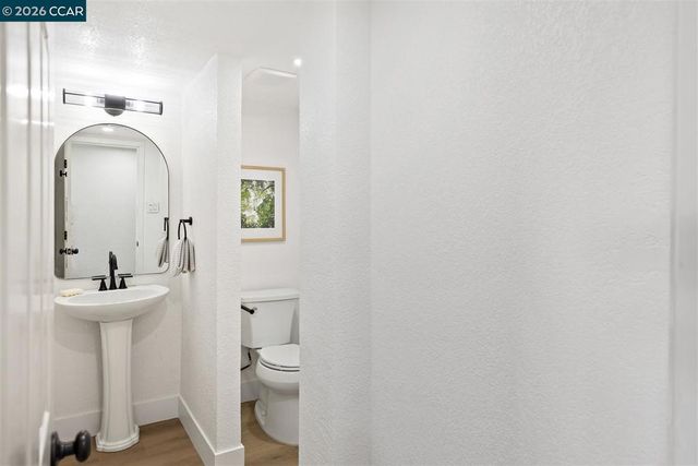 2419 Hill View Ln, Pinole, CA 94564